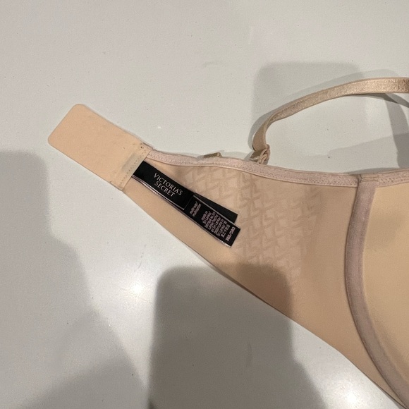 NWOT Victorias Secret Multi Way Cream Colored Bra - Size 36D - Picture 2 of 5